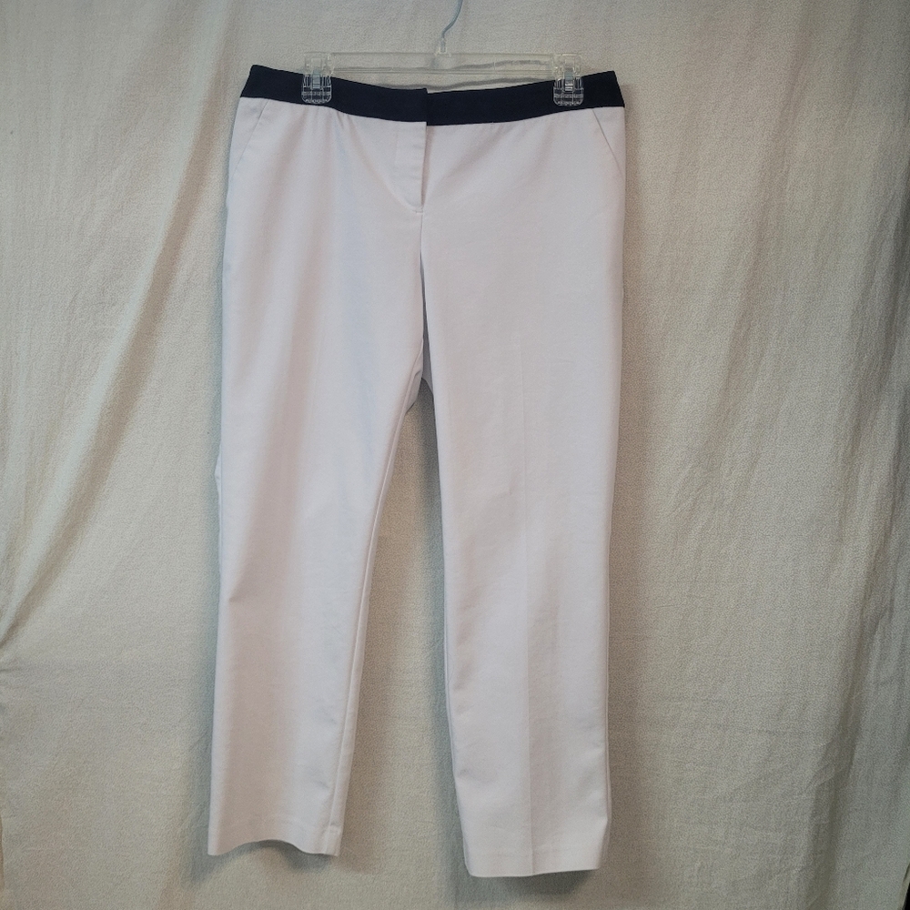 APT. 9 Pants, Sz 6, White Straight Legged Trousers, Black Waistband Preppy Sleek